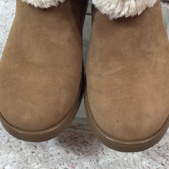 Guess Addalyn faux suede/fur lined booties 7.5 - Picture 3 of 11